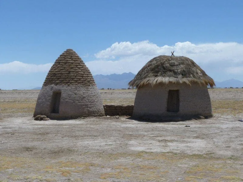 Figura 4: Ejemplos de casas Chipayas. Fuente.