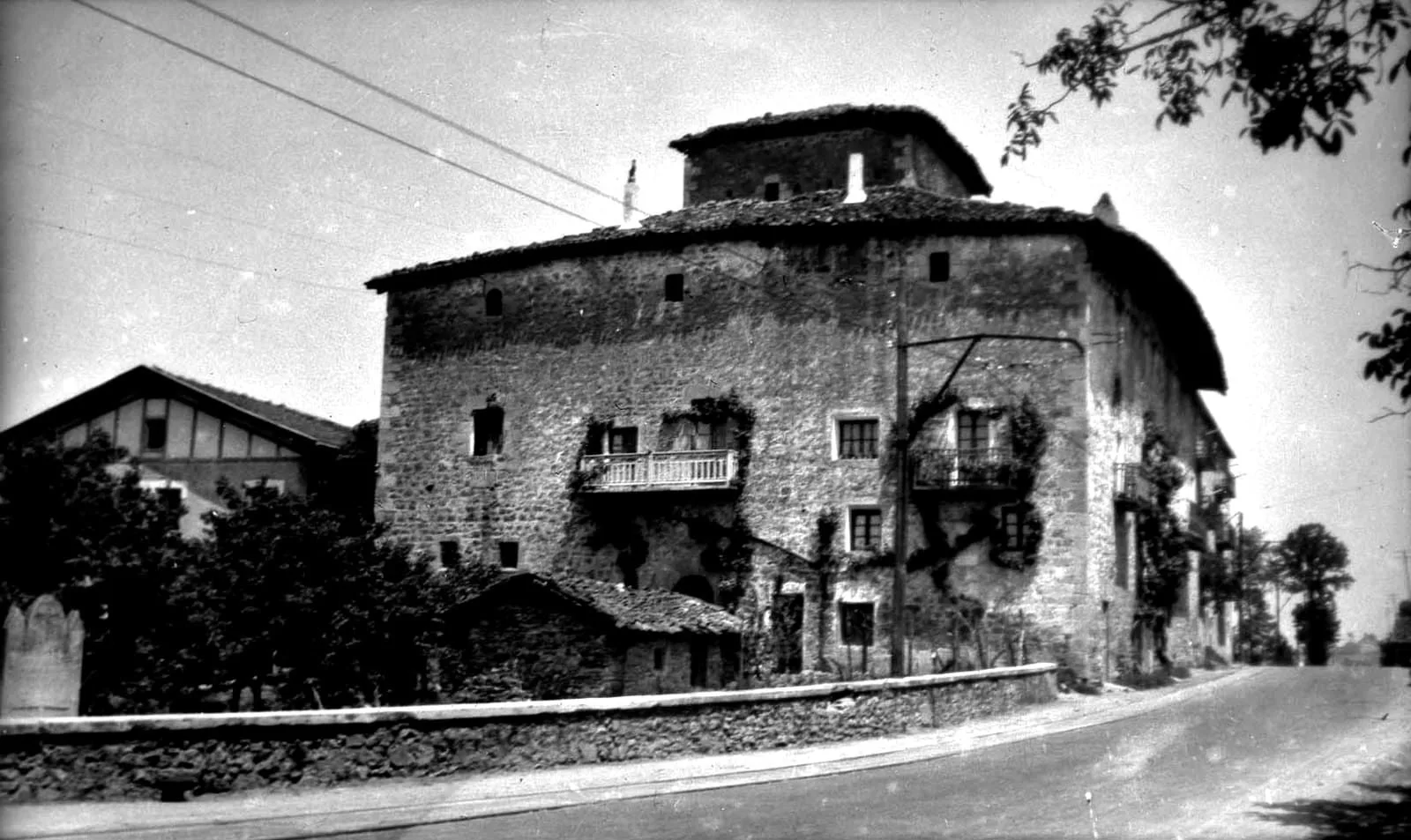 Casa torre de Iztuitza o Istuizaga, situada a las afueras de Andoain. Foto: Indalecio Ojanguren, GureGipuzkoa.