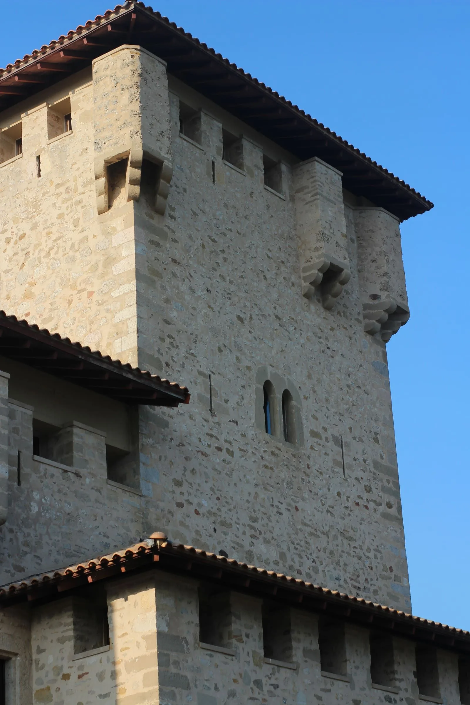 Figura 1. La torre de los Varona, situada en Villanañe (Álava). Foto: V. M.