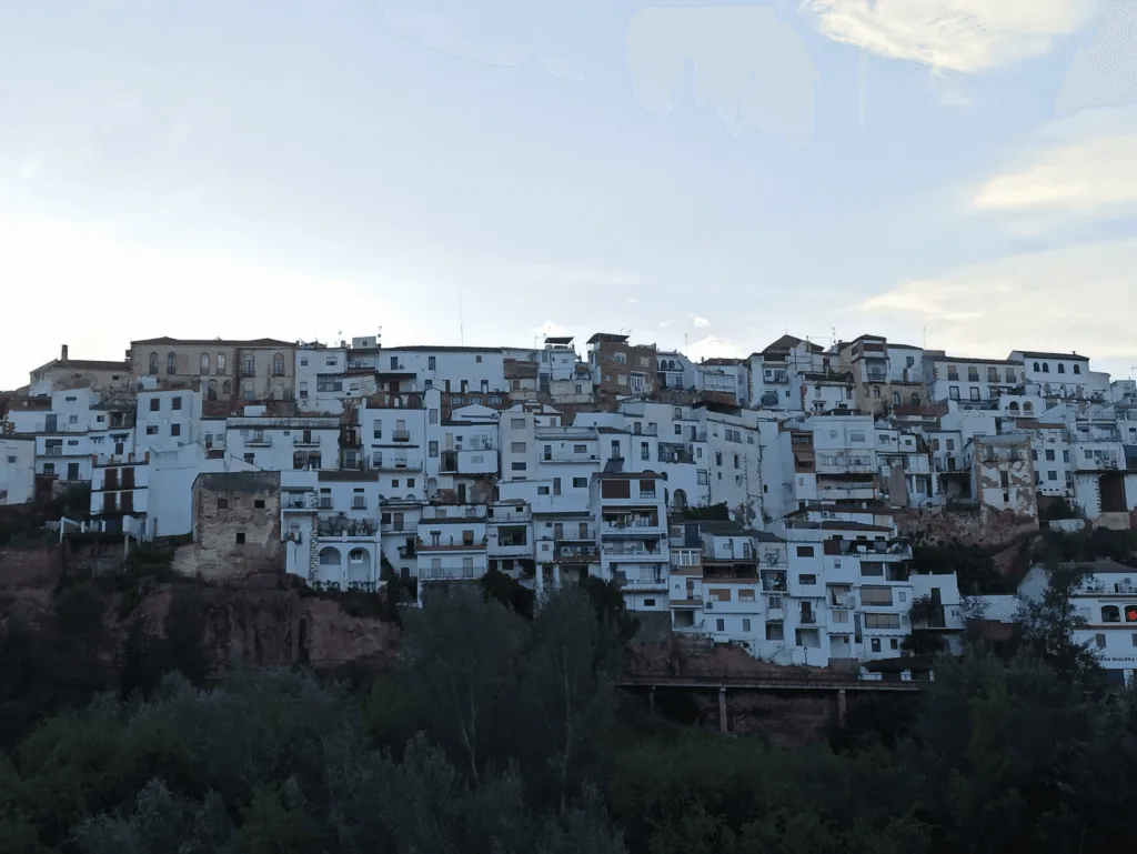 Figura 2. Casas colgadas de Montoro. Fotografía del autor.
