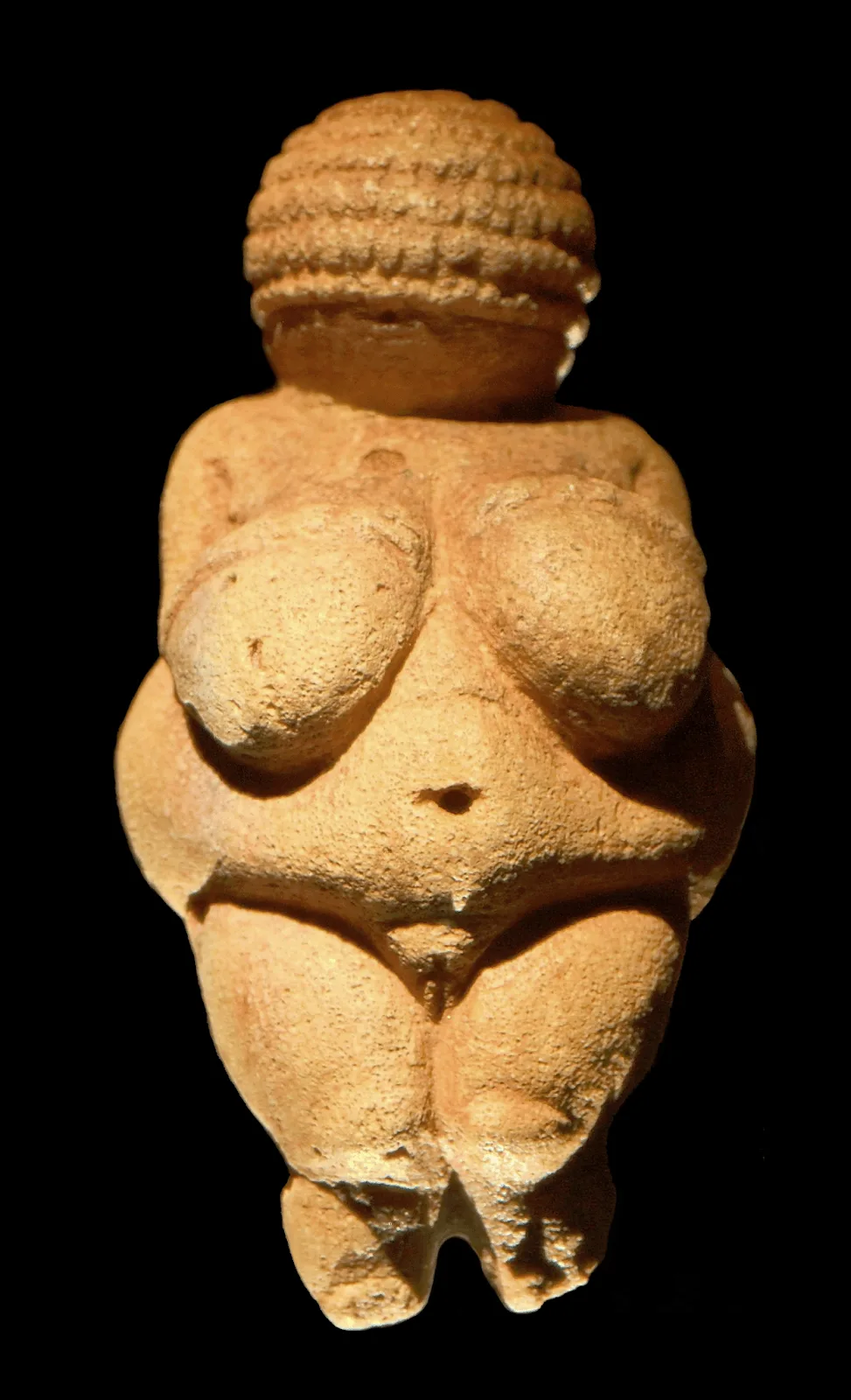 Figura 1. Venus de Willendorf ca. 25. 000 a.C. Naturhistorisches Museum&nbsp; de Vienna. Fuente. Licencia: Creative Commons Attribution-Share Alike 3.0 Unported License.