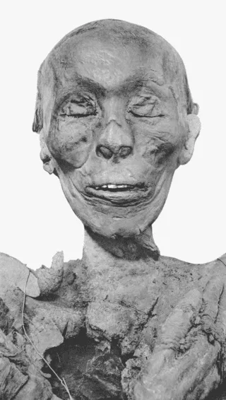 Figura 2. Posible momia de Tutmosis II. Fuente. Licencia: Dominio Público.