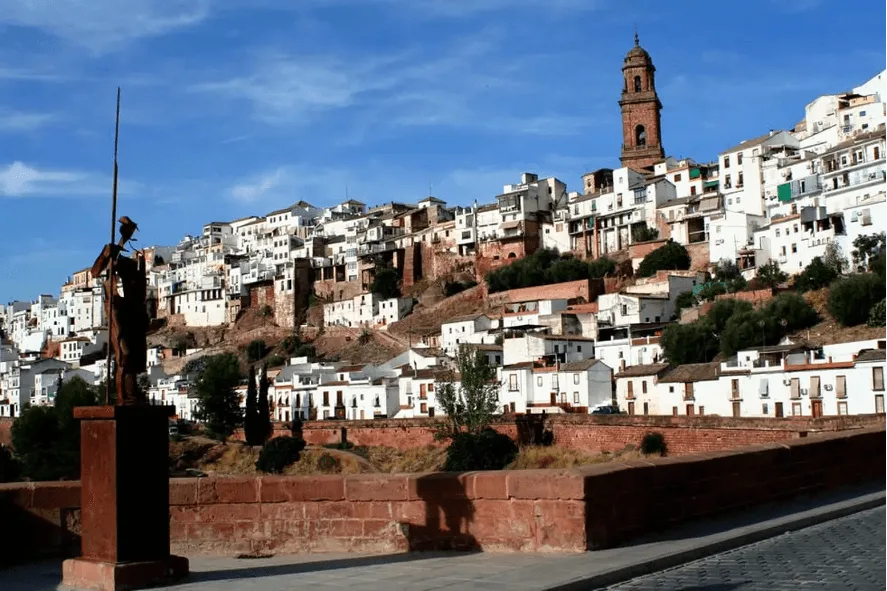 ¿Casas colgadas o casas colgantes? Caso de estudio de Montoro (Córdoba)